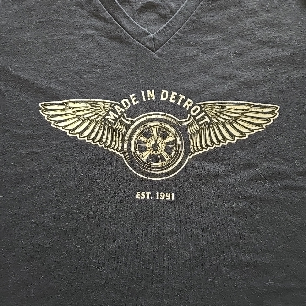 Womens Black Graphic V-Neck T-Shirt Xl Made In Detroit Logo 2 Sided Wings Wheels - Picture 4 of 11